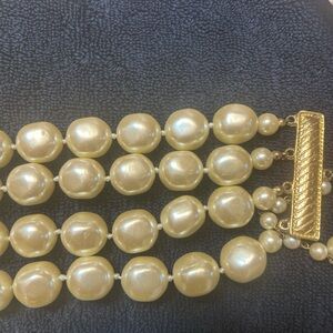 Elegant Gold Pearl Necklace